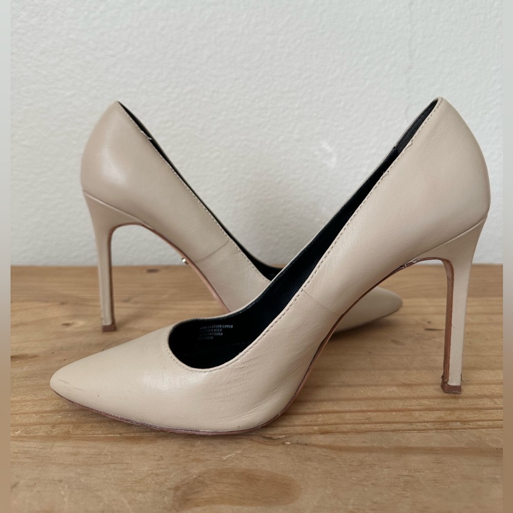 Charles David 4” nude heels